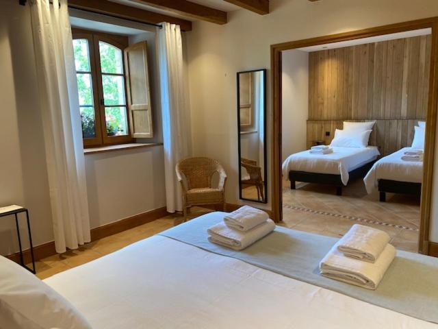 Domaine De Cazal - Chambres D'Hotes Avec Piscine Au Coeur De 26 Hectares De Nature Preservee Saint-Cyprien  Room photo